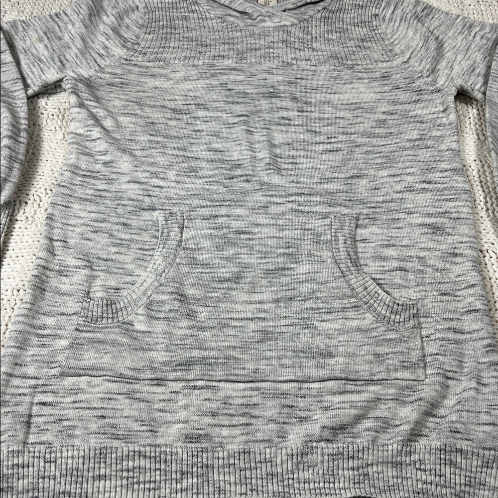 Akini Pullover Sweater - Picture 4 of 11